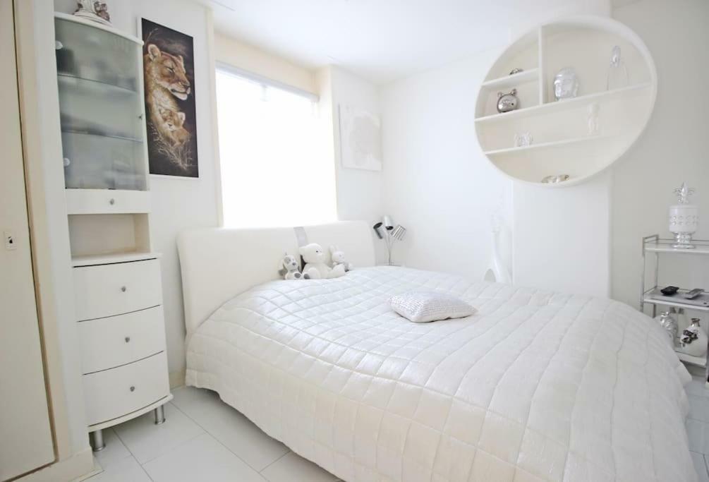 White Luxury Penthouse In City Centre Amsterdam Exteriör bild
