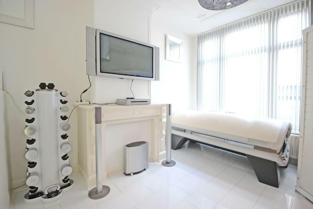 White Luxury Penthouse In City Centre Amsterdam Exteriör bild