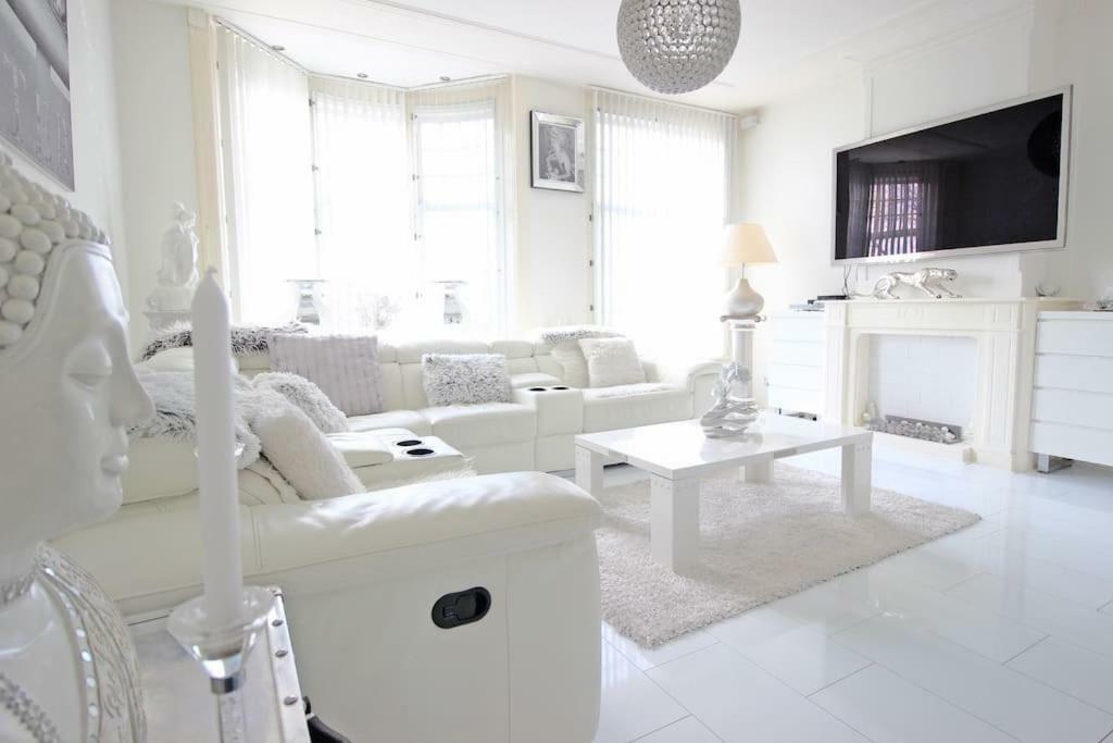 White Luxury Penthouse In City Centre Amsterdam Exteriör bild