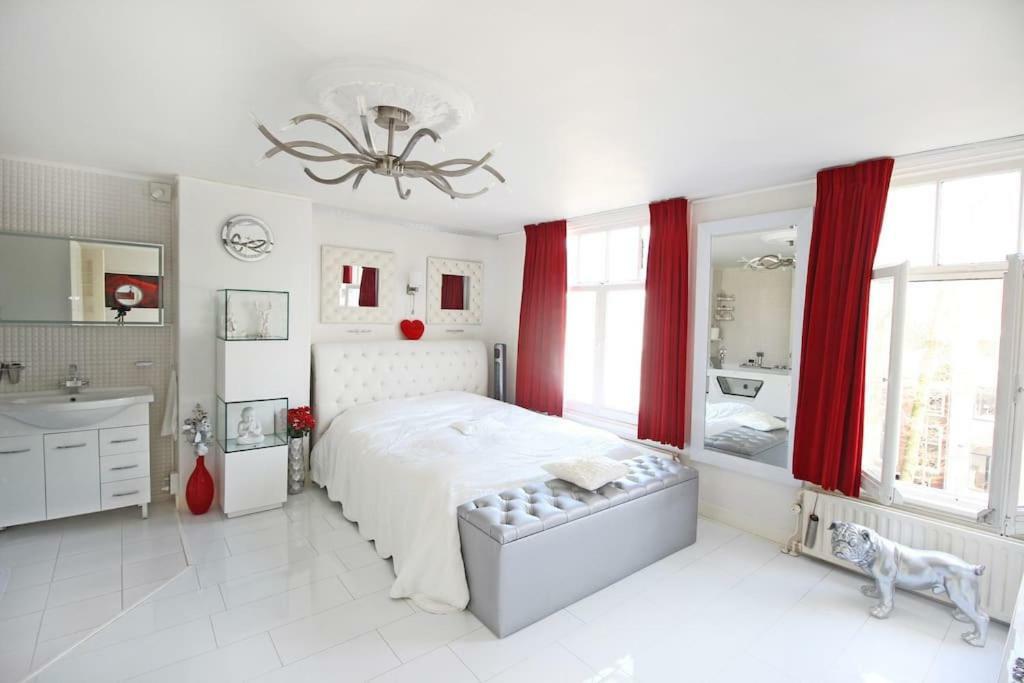 White Luxury Penthouse In City Centre Amsterdam Exteriör bild